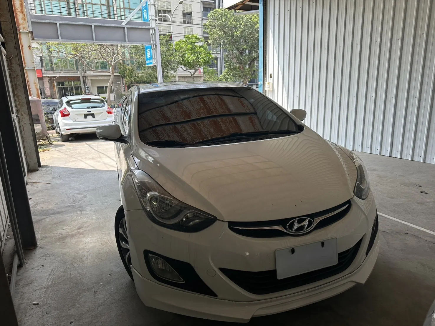 ELANTRA